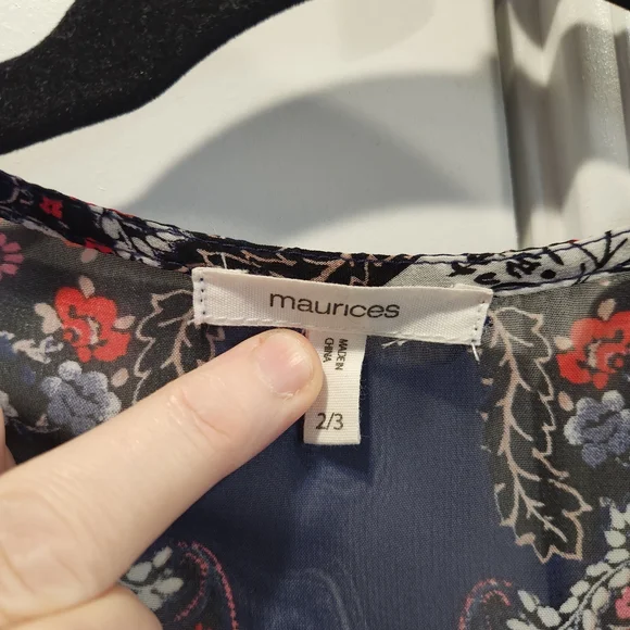 Maurices Navy Floral Open Front Kimono with Red Accents Size 2/3 - Picture 4 of 6